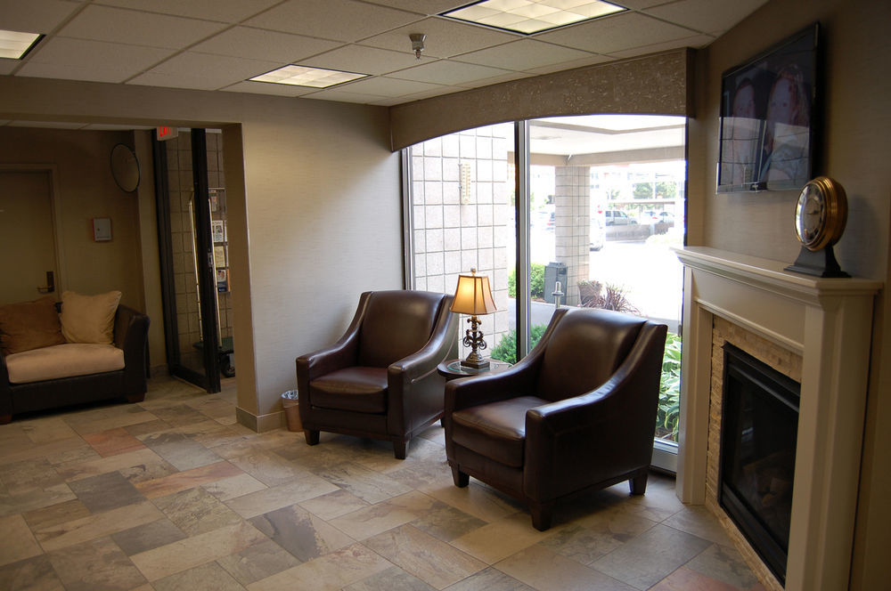 Brentwood Inn And Suites Rochester Buitenkant foto