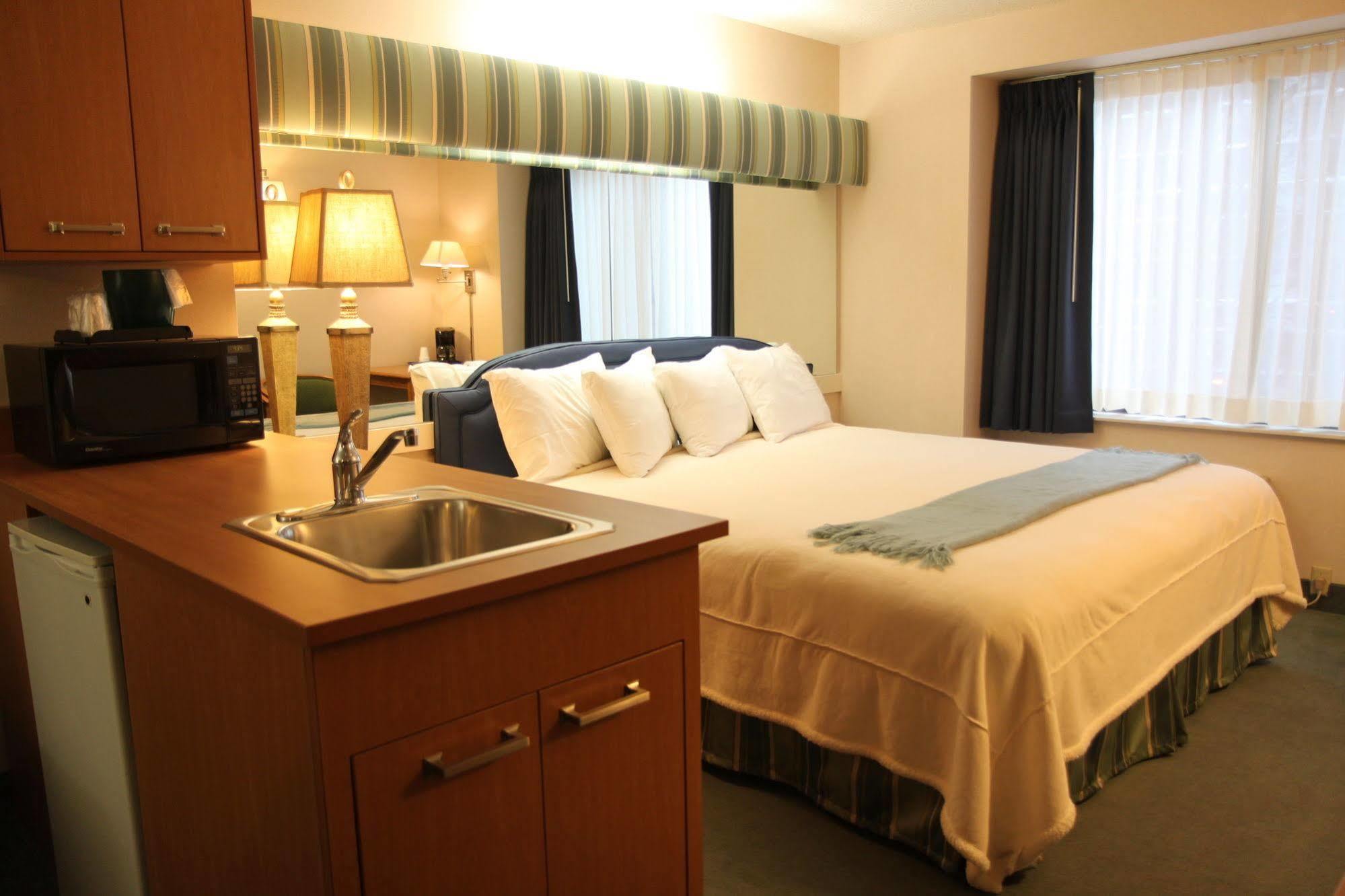 Brentwood Inn And Suites Rochester Buitenkant foto
