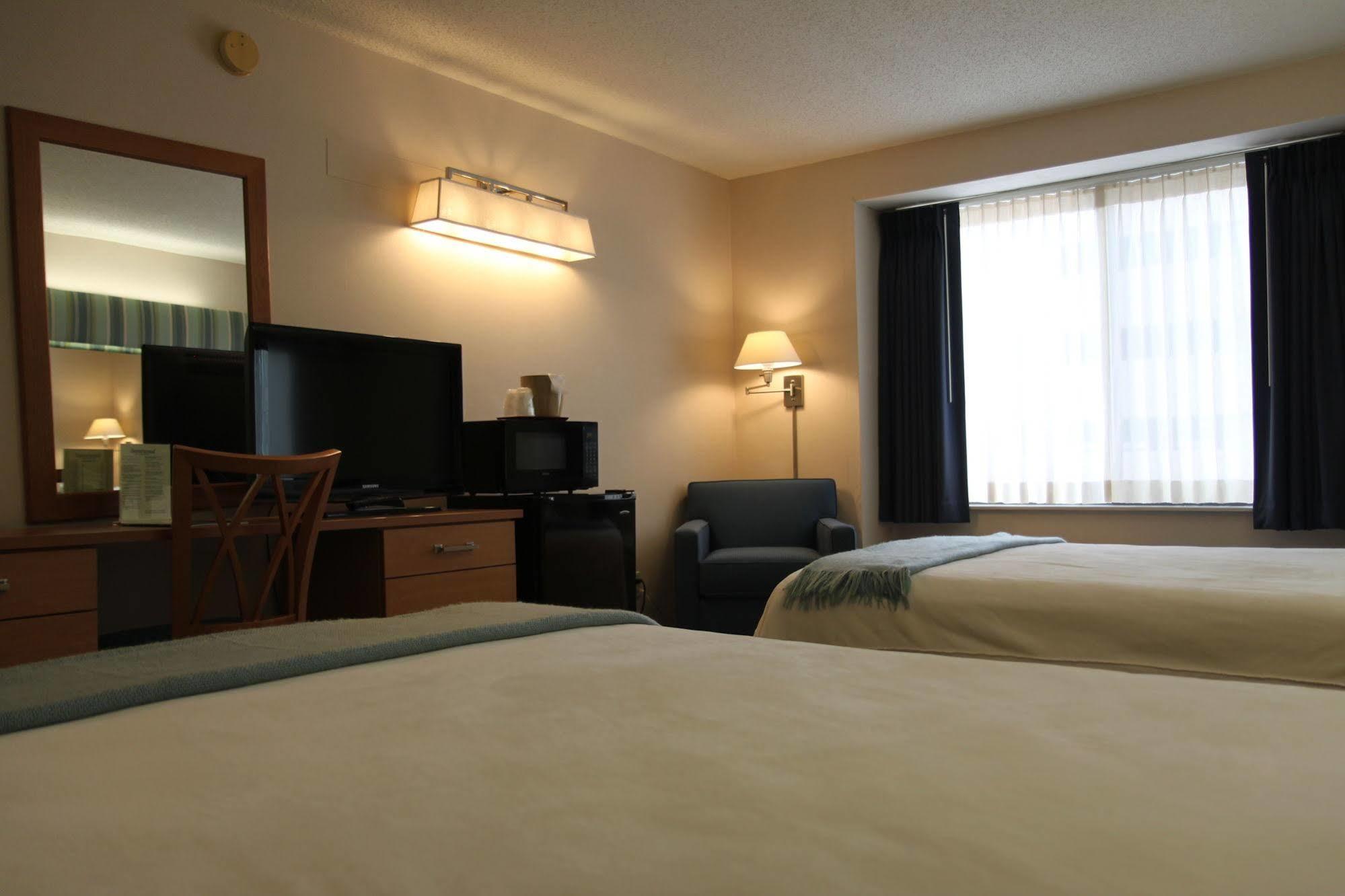 Brentwood Inn And Suites Rochester Buitenkant foto